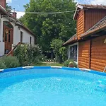 Menedék. A Szállás. * Felsőtárkány