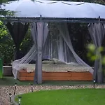 Menedék. A Szállás. * Felsőtárkány