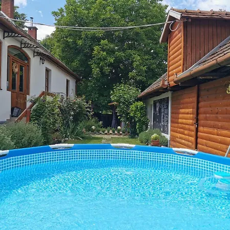 Menedek. A Szallas. * Felsőtárkány