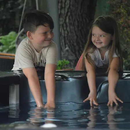 فندق Menedek. A Szallas. *