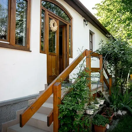 Hotel Menedék. A Szállás. Felsőtárkány